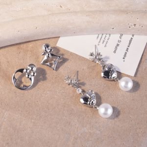 Louis Vuitton Fashion Pearl Pendant Earrings
